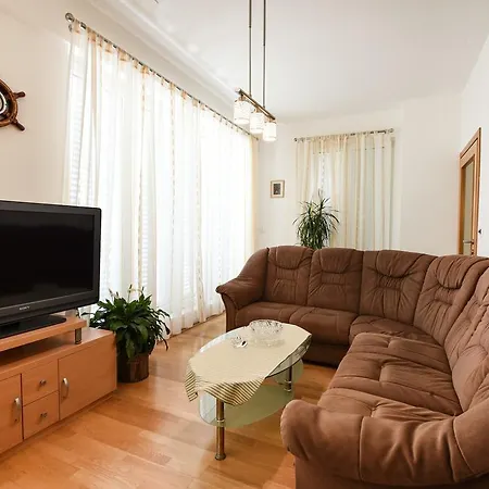 Apartment Marta Apartamento *